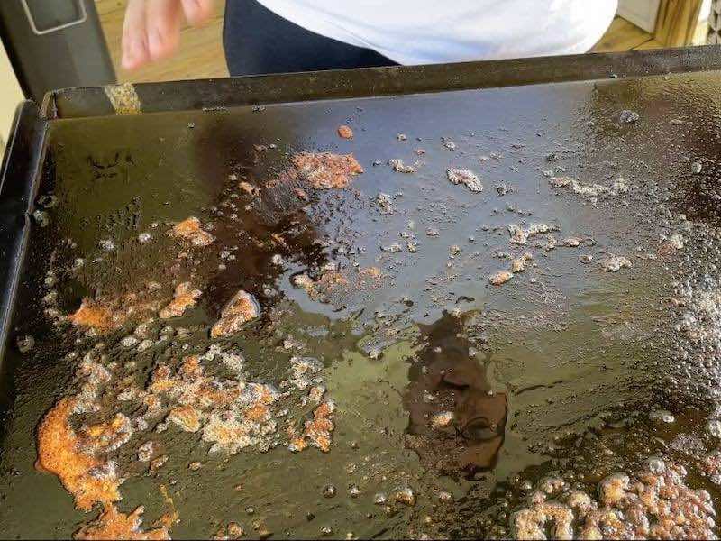 Methods for Cleaning a Flat Top Grill