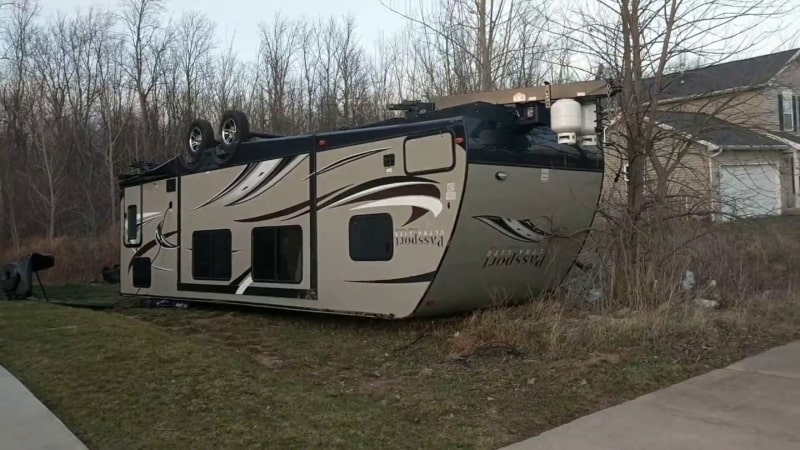 Can a Camper Tip Over When Parked Feature