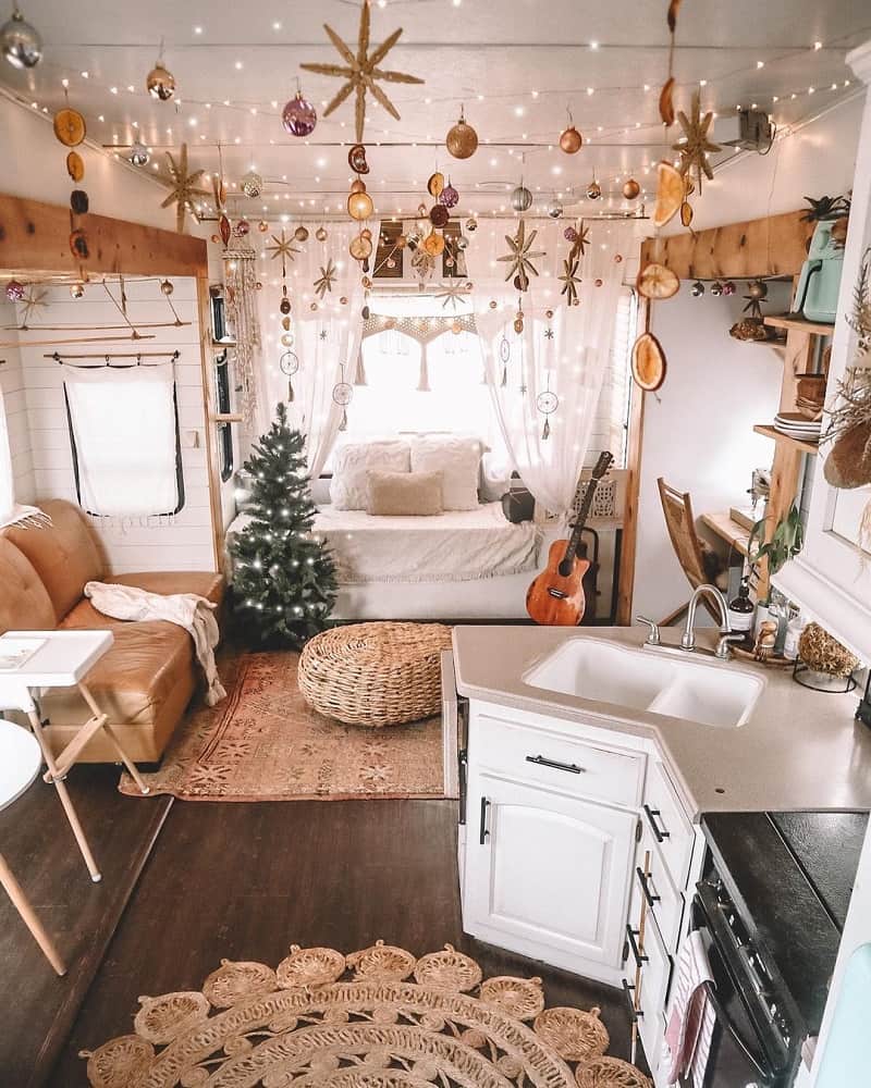 RVs That Look Like Tiny Houses Neo-Classic Fifth Wheel Transforms into Nomadic Tiny Home- 2006 Heartland Big Horn 3400RL Interior 