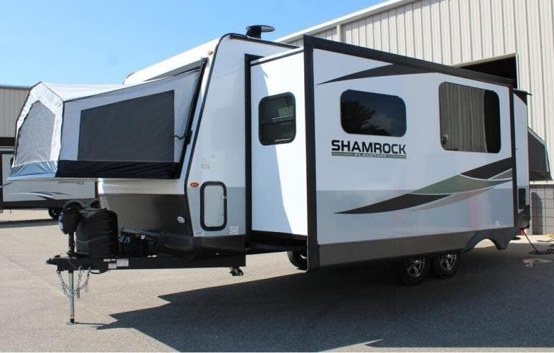 Travel Trailers for ½ Ton Trucks Flagstaff Shamrock 235S Exterior