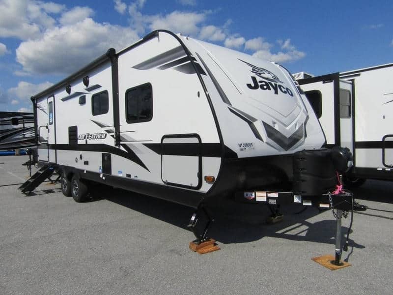 Travel Trailers for ½ Ton Trucks Jayco Jay Feather 25RB Exterior