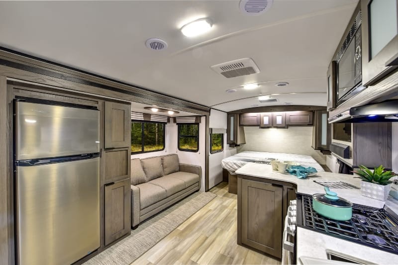 Travel Trailer With No Dinette Cruiser RV MPG 2100RB Interior