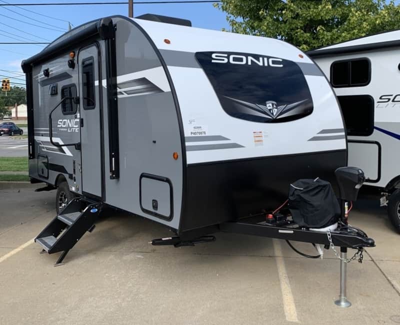 small travel trailers without dinette