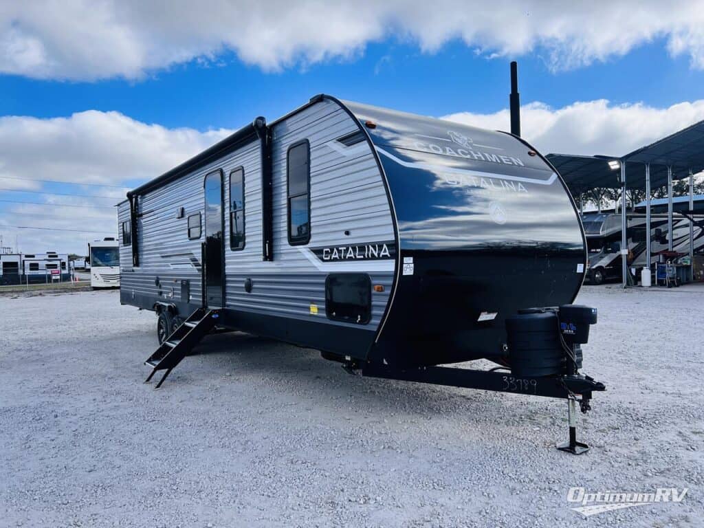 Coachmen Catalina Legacy 343BHTS Exterior