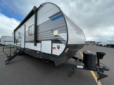 Heartland Pioneer BH330 Exterior