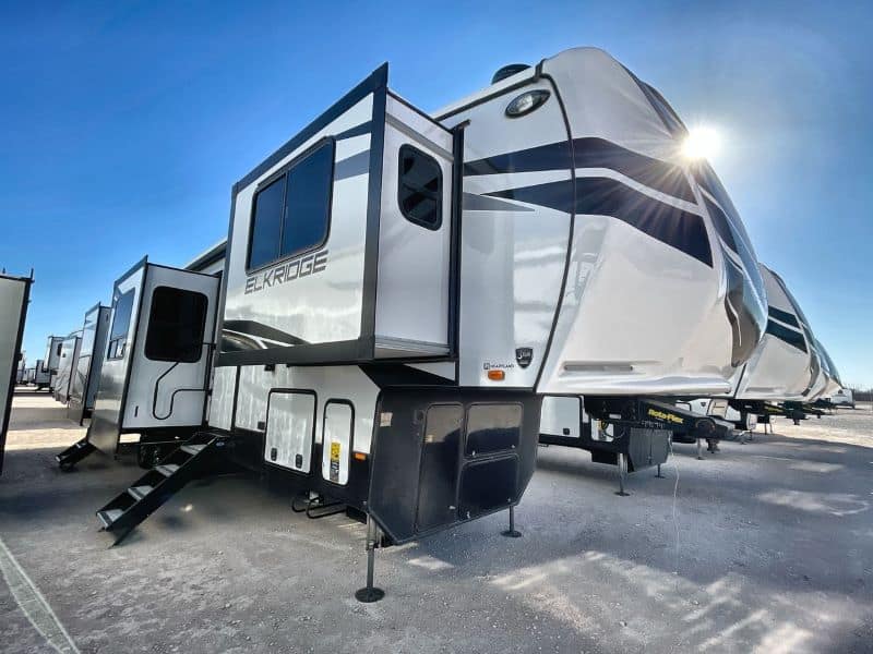 Is it Okay to Level an RV with the Slides Out
