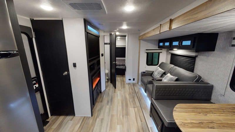 Coachmen Freedom Express Ultra Lite 259FKDS Interior