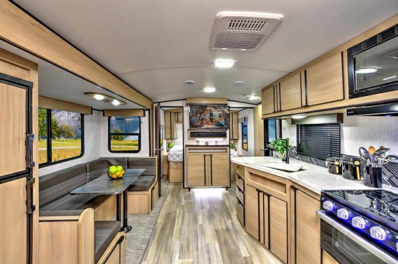 Cruiser RV Radiance R-25BH Interior