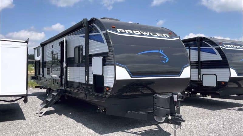 Heartland Prowler 335SBH Exterior