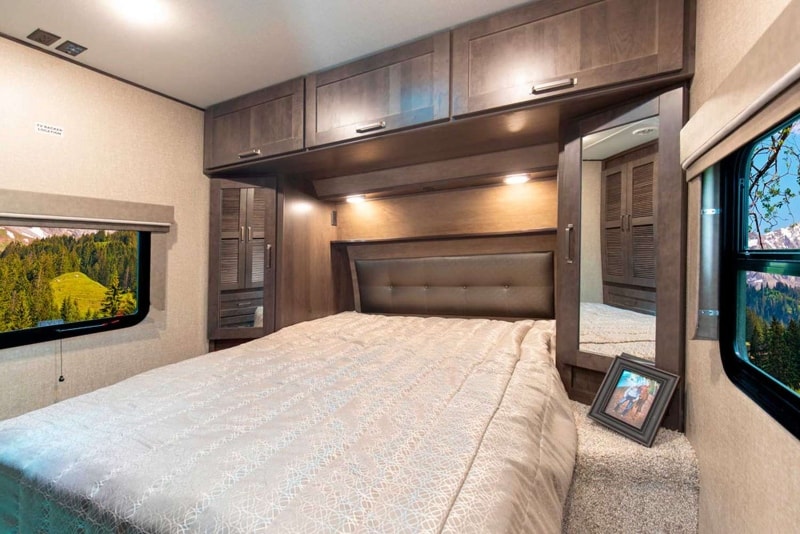 Travel Trailer With King Size Bed