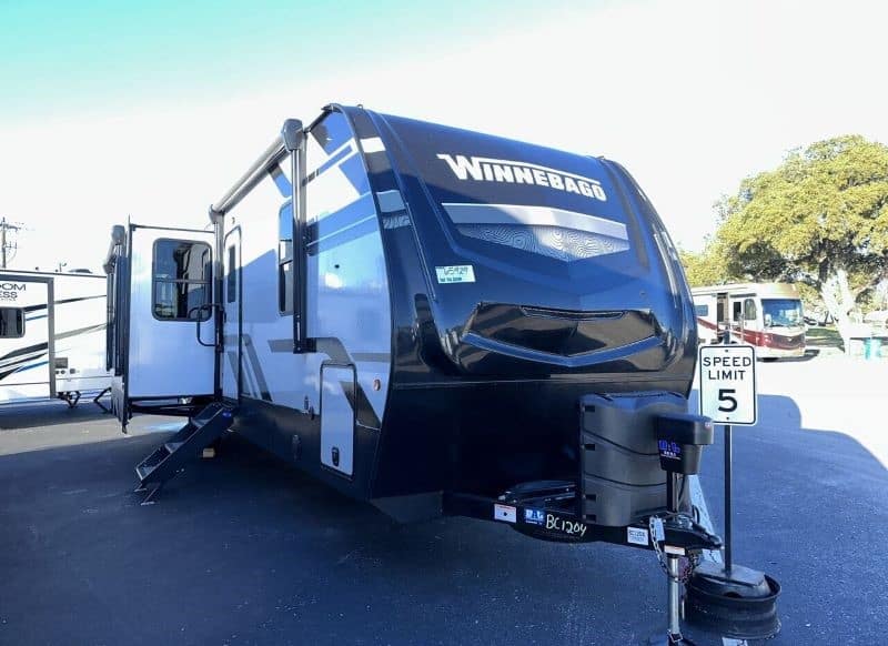 Winnebago Voyage V3538BR Exterior