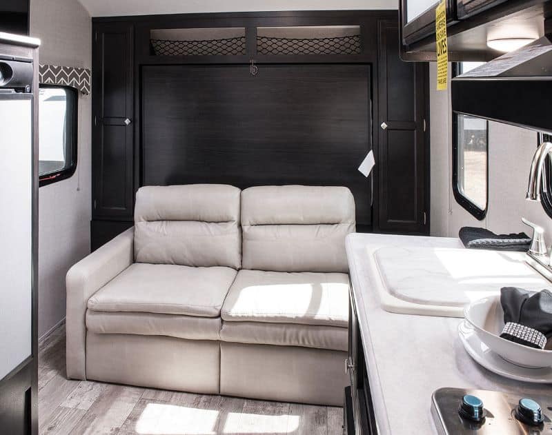 Venture Sonic Ultra Lite SL150VRK Interior - travel trailers under 3,500 lbs
