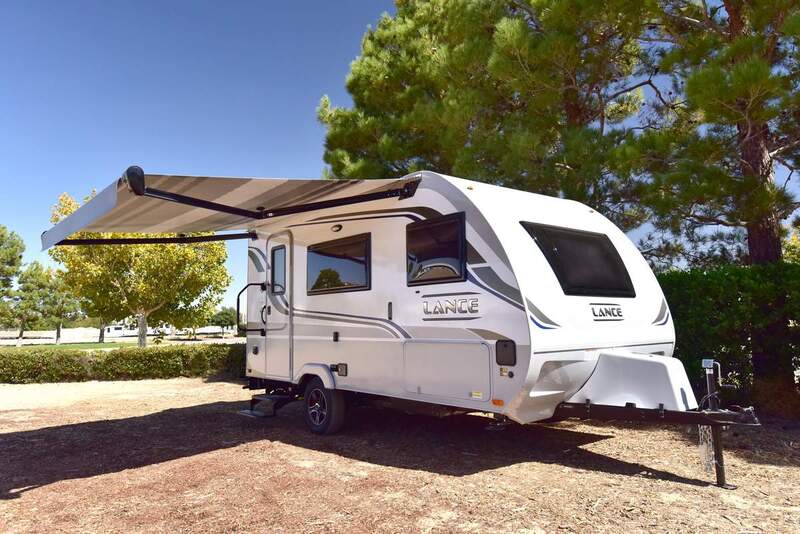 Lance 1475 exterior Camper Trailers with Bathrooms