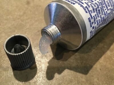 Should You Use Dielectric Grease On Trailer Plugs?