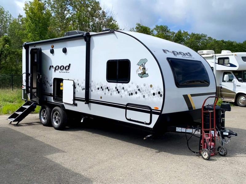 Forest River r-Pod RP202 exterior - camper trailers under 25 feet
