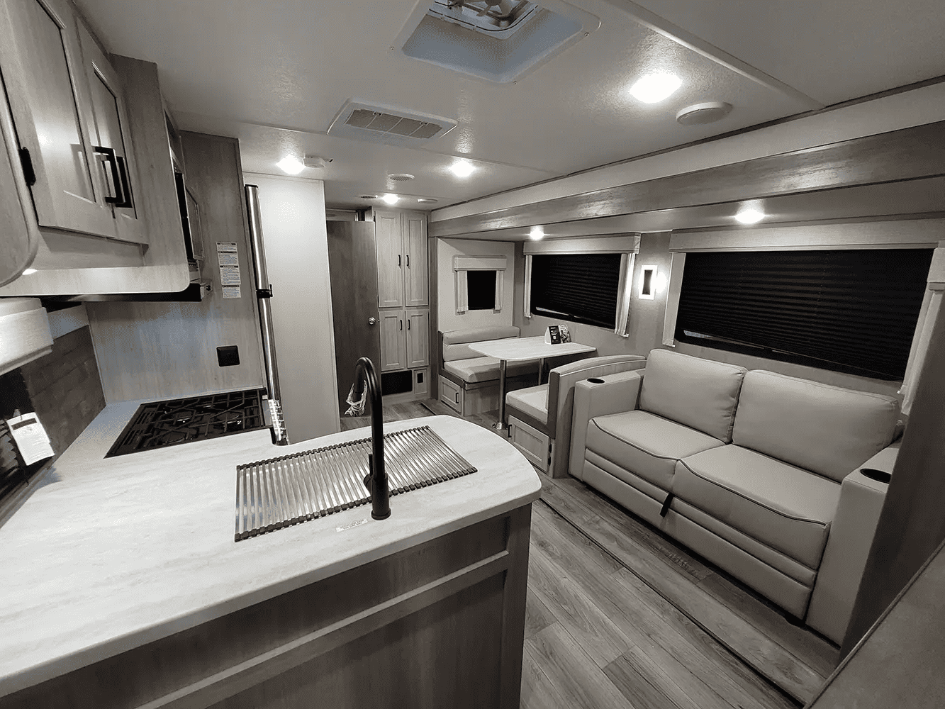 Coachmen Catalina Legacy 343BHTS interior