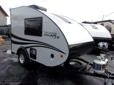10 Best Travel Trailers Under 2000 lbs